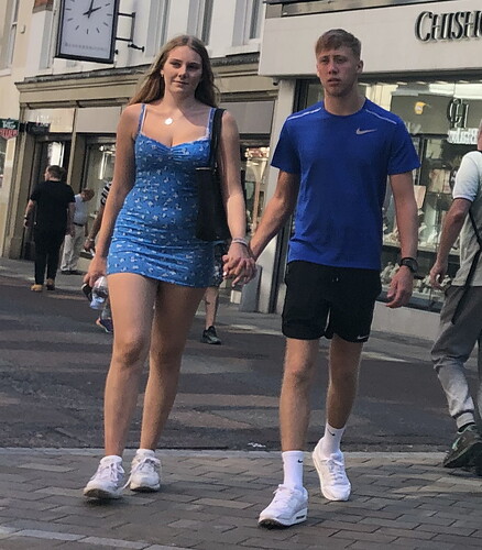 shesaw3